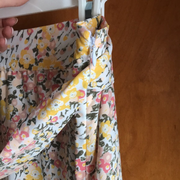 Loft Floral Patterned Skirt - Picture 4 of 8